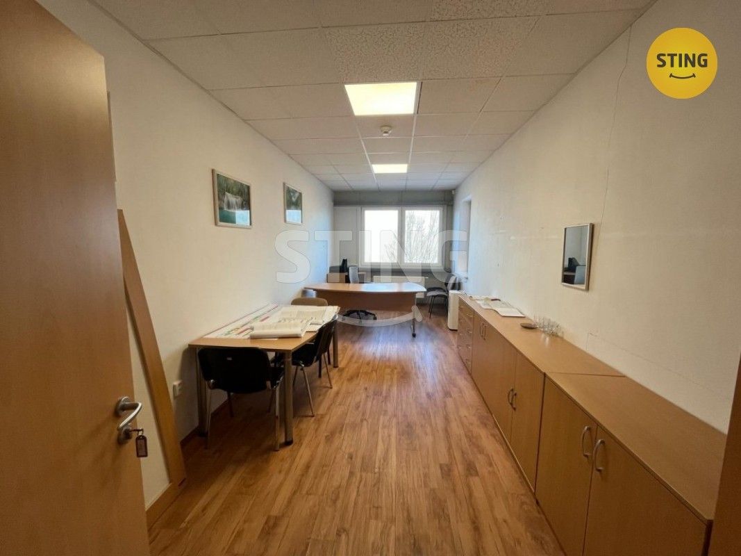 Pronájem komerčního prostoru 107 m² - foto 2
