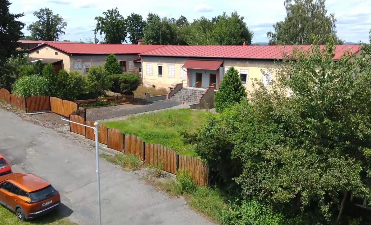 Prodej nemovitosti 730 m² - foto 1