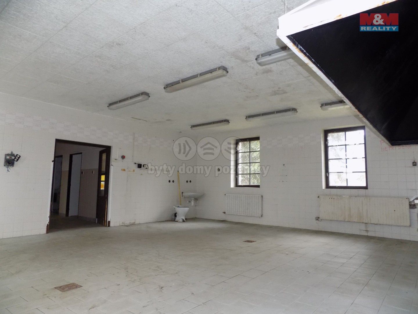 Pronájem komerčního prostoru 300 m² - foto 4