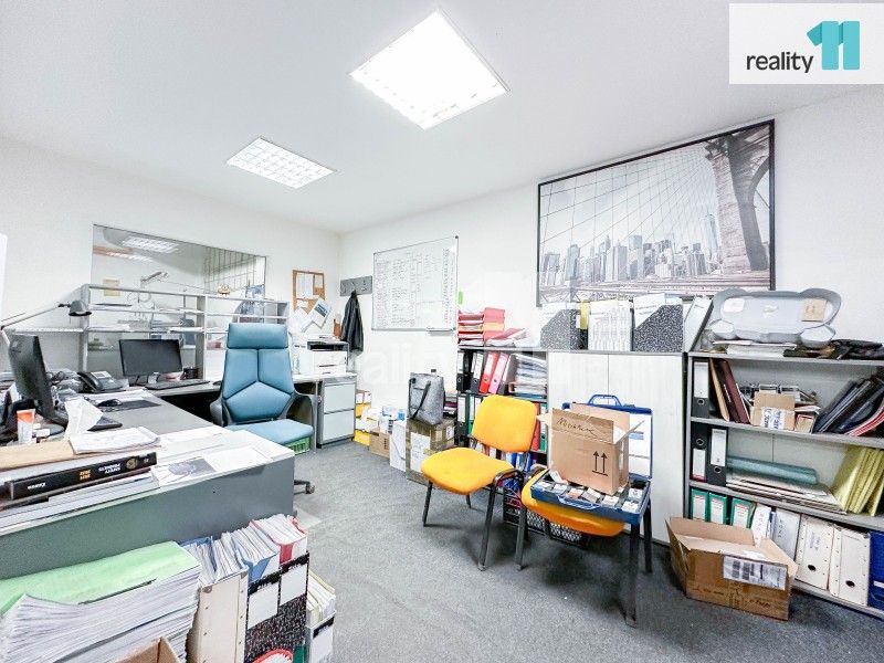 Pronájem komerčního prostoru 556 m² - foto 2