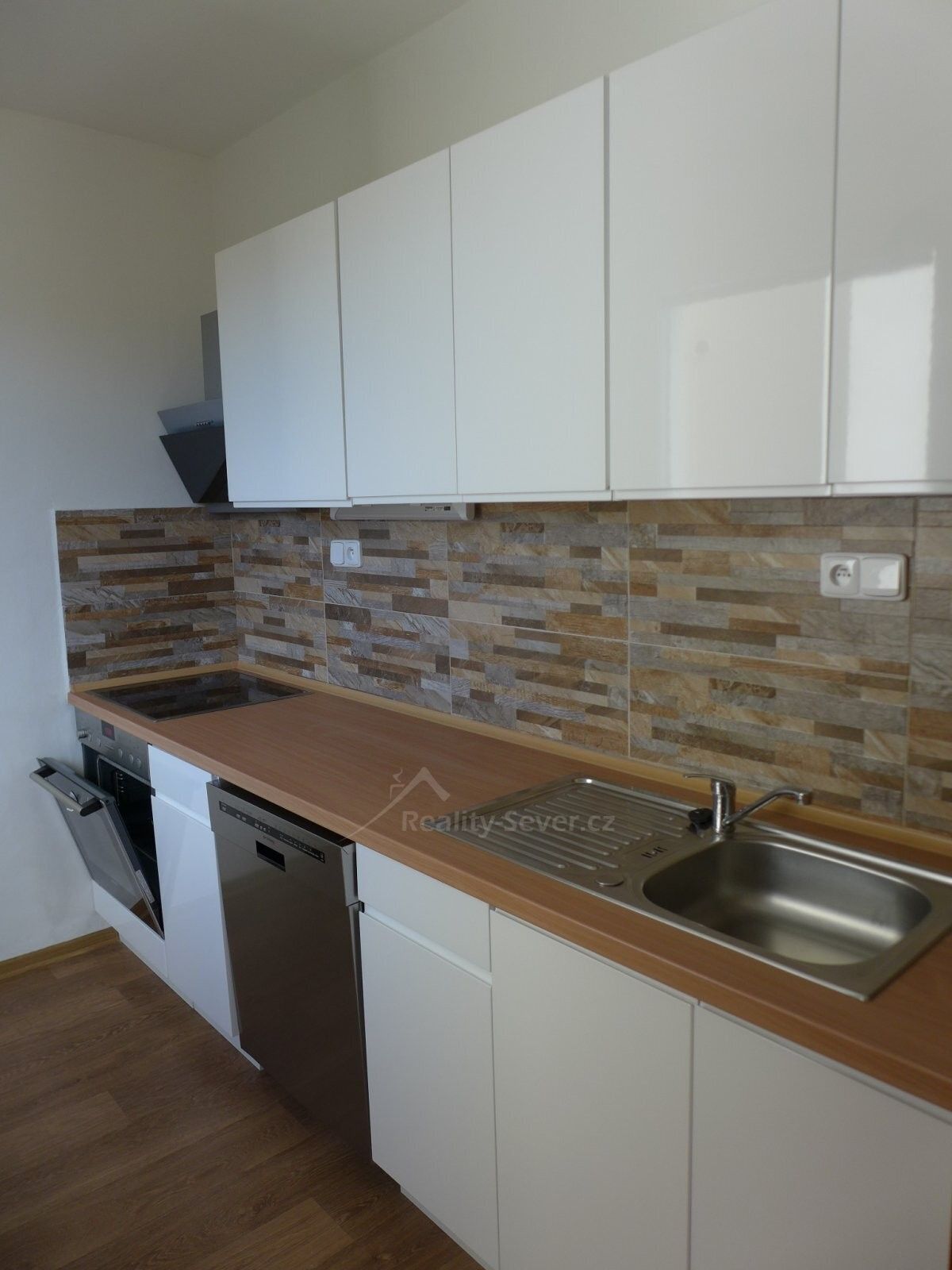 Pronájem bytu 1+1 39 m² - foto 1