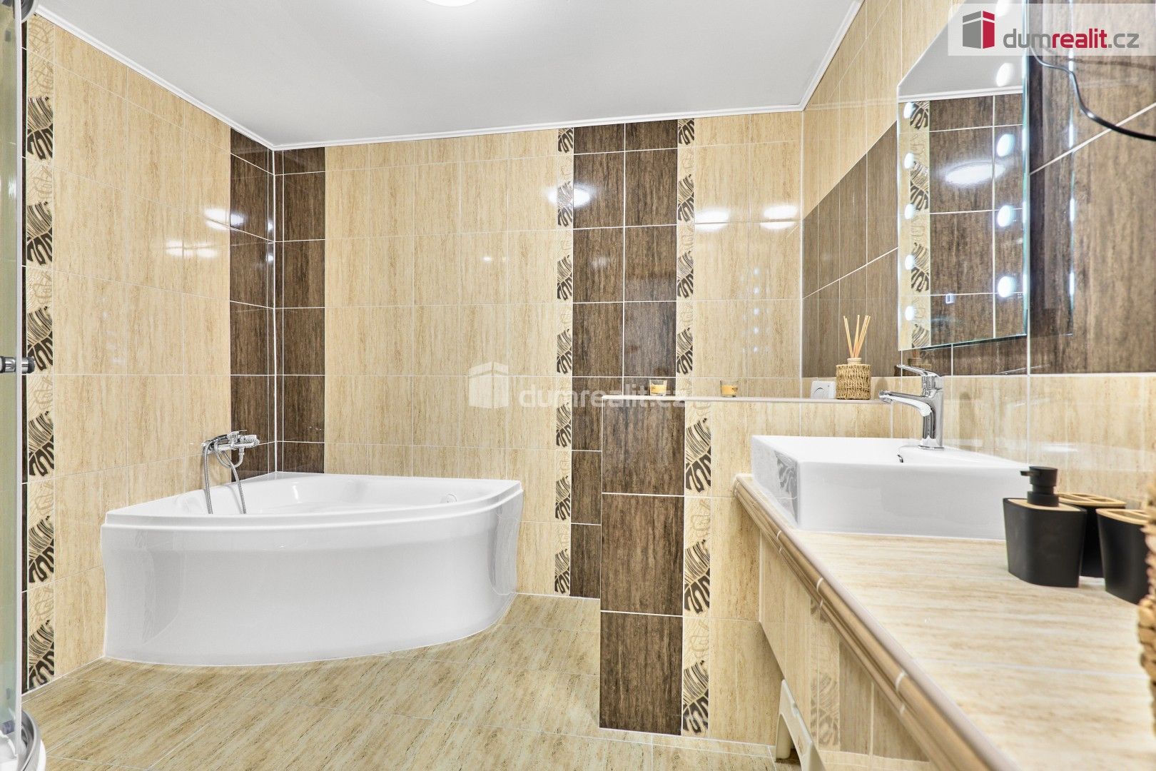 Prodej domu 180 m² - foto 3