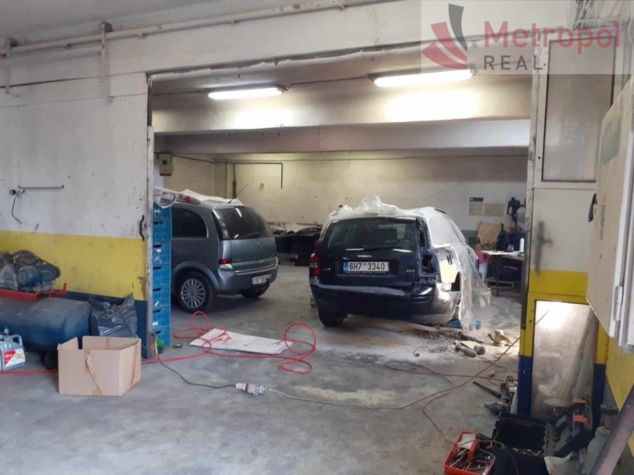 Prodej komerčního prostoru 2200 m² - foto 11