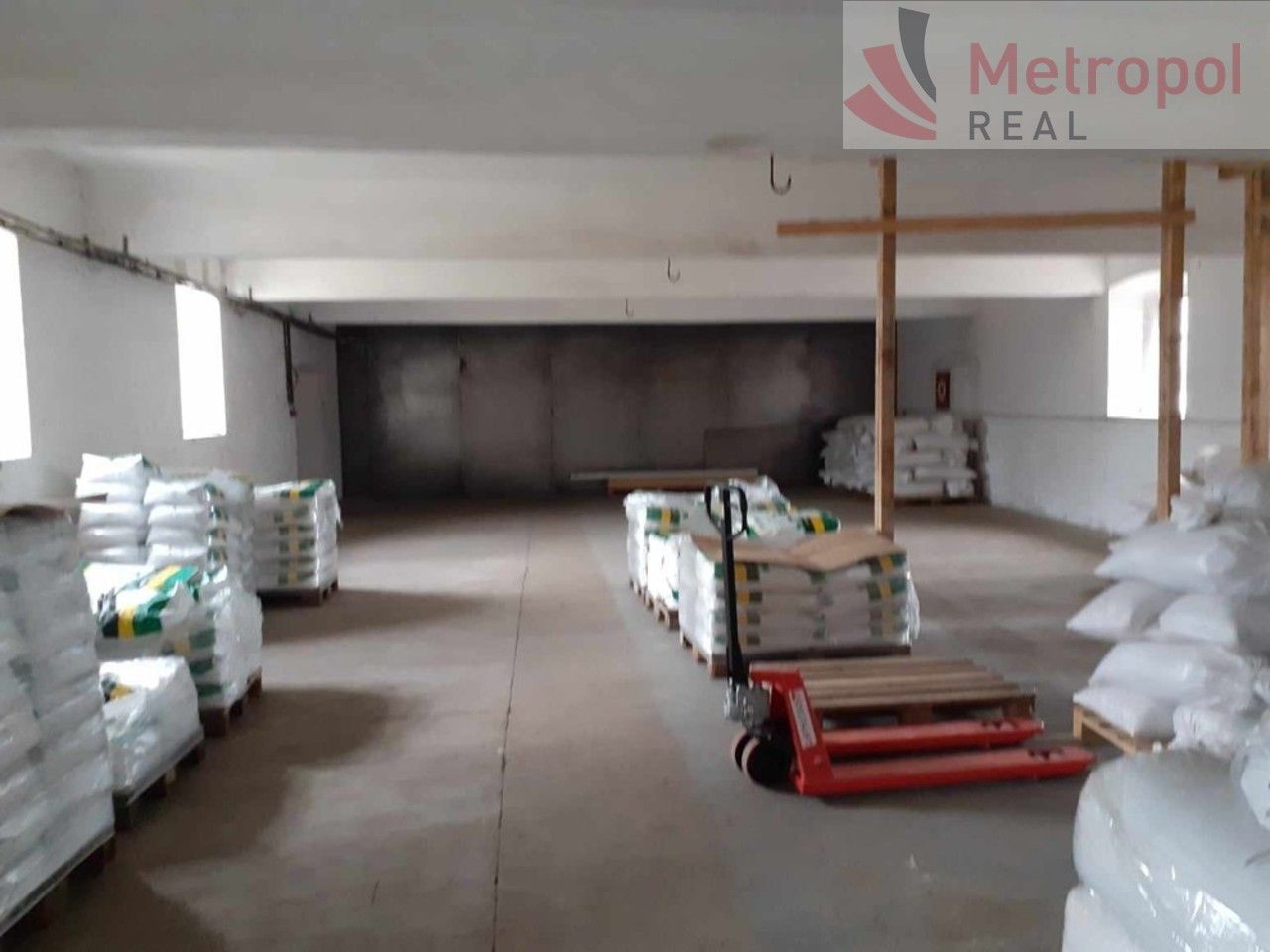Prodej komerčního prostoru 2200 m² - foto 10