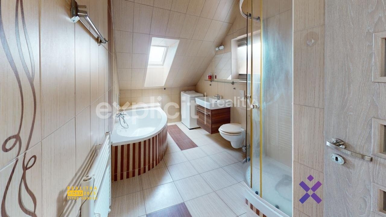 Pronájem bytu 4+kk 155 m² - foto 13