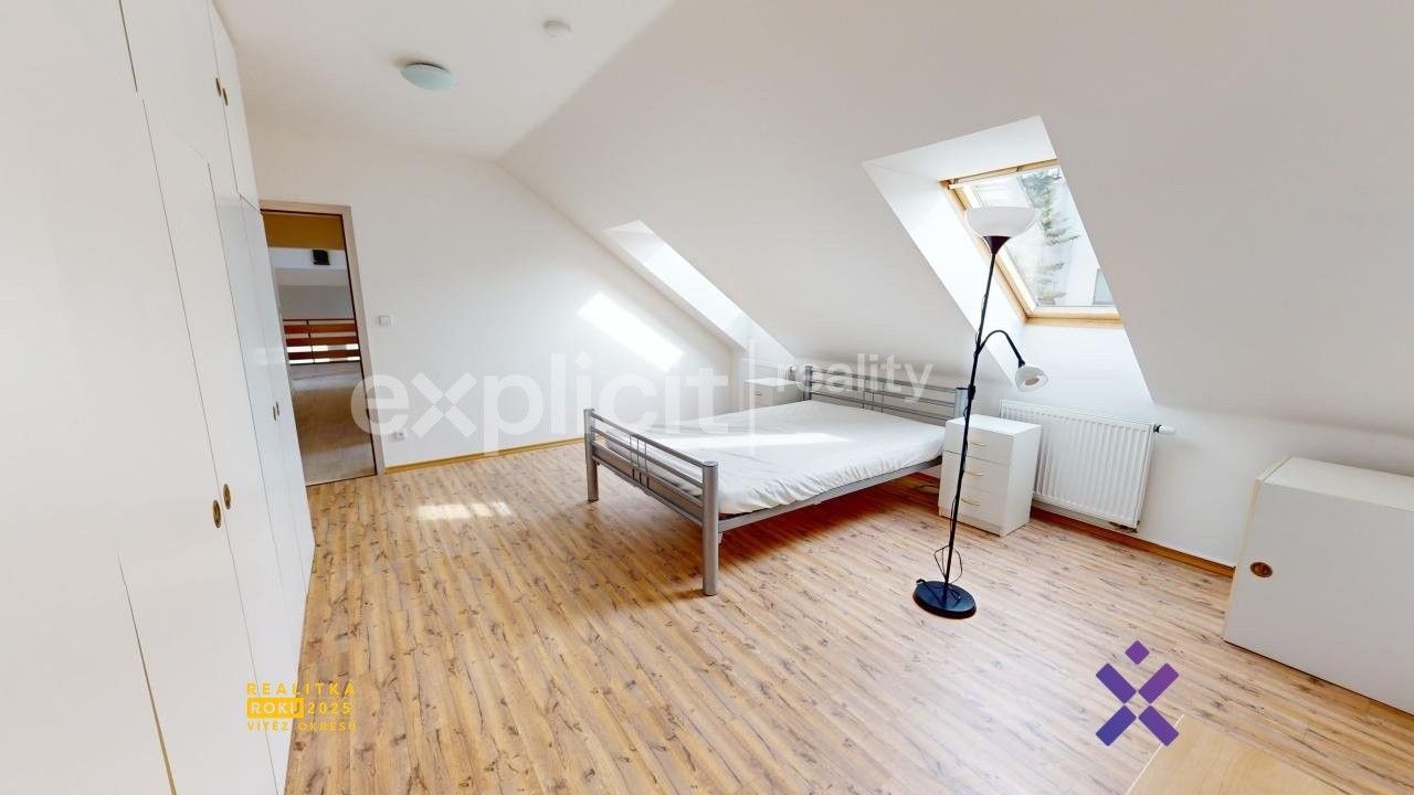 Pronájem bytu 4+kk 155 m² - foto 9