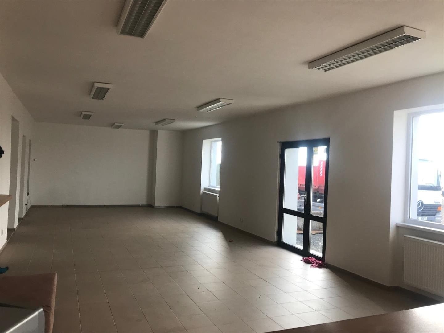 Pronájem nemovitosti 237 m² - foto 4