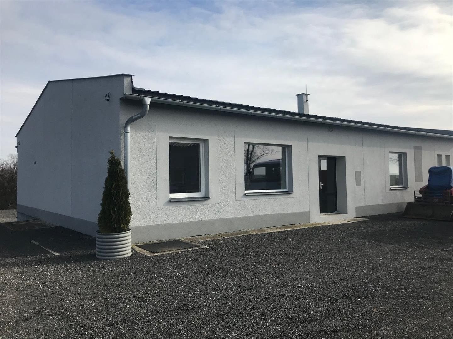Pronájem nemovitosti 237 m² - foto 1