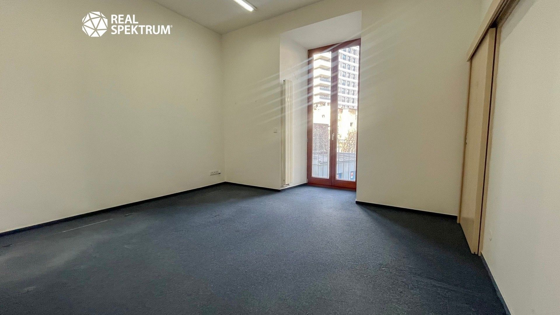Pronájem komerčního prostoru 21 m² - foto 1