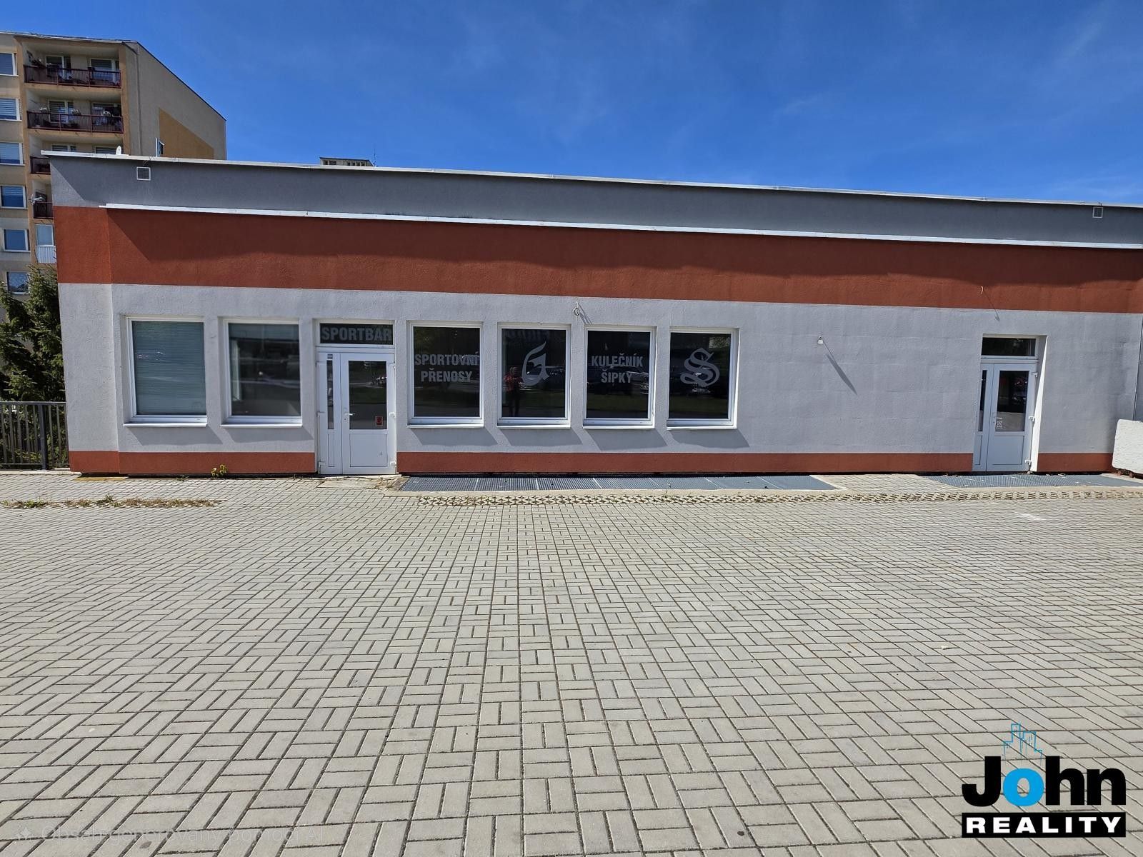 Pronájem komerčního prostoru 330 m² - foto 4