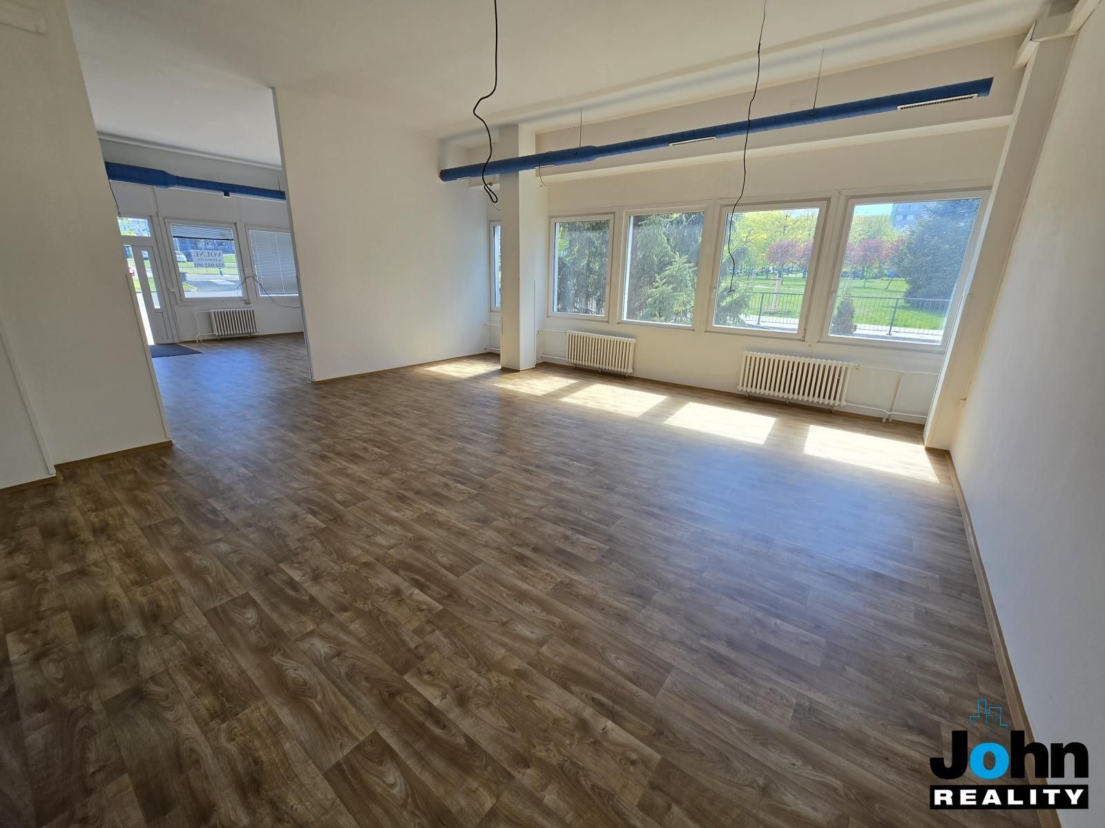 Pronájem komerčního prostoru 330 m² - foto 9