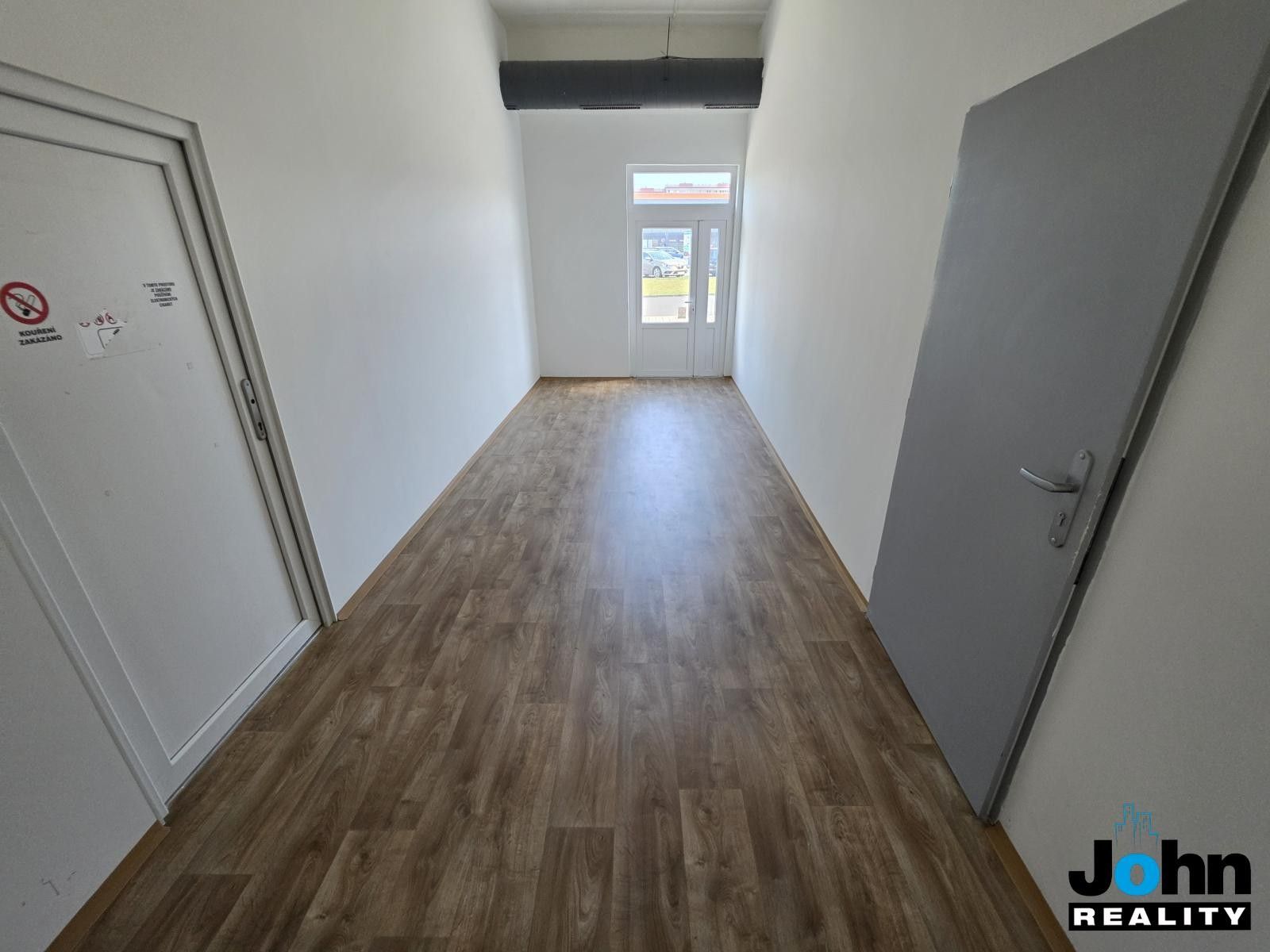 Pronájem komerčního prostoru 330 m² - foto 13