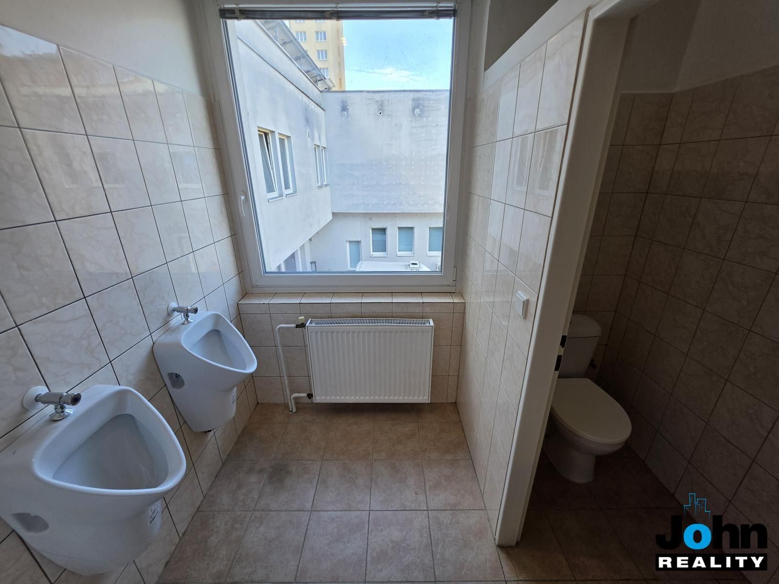 Pronájem komerčního prostoru 330 m² - foto 16