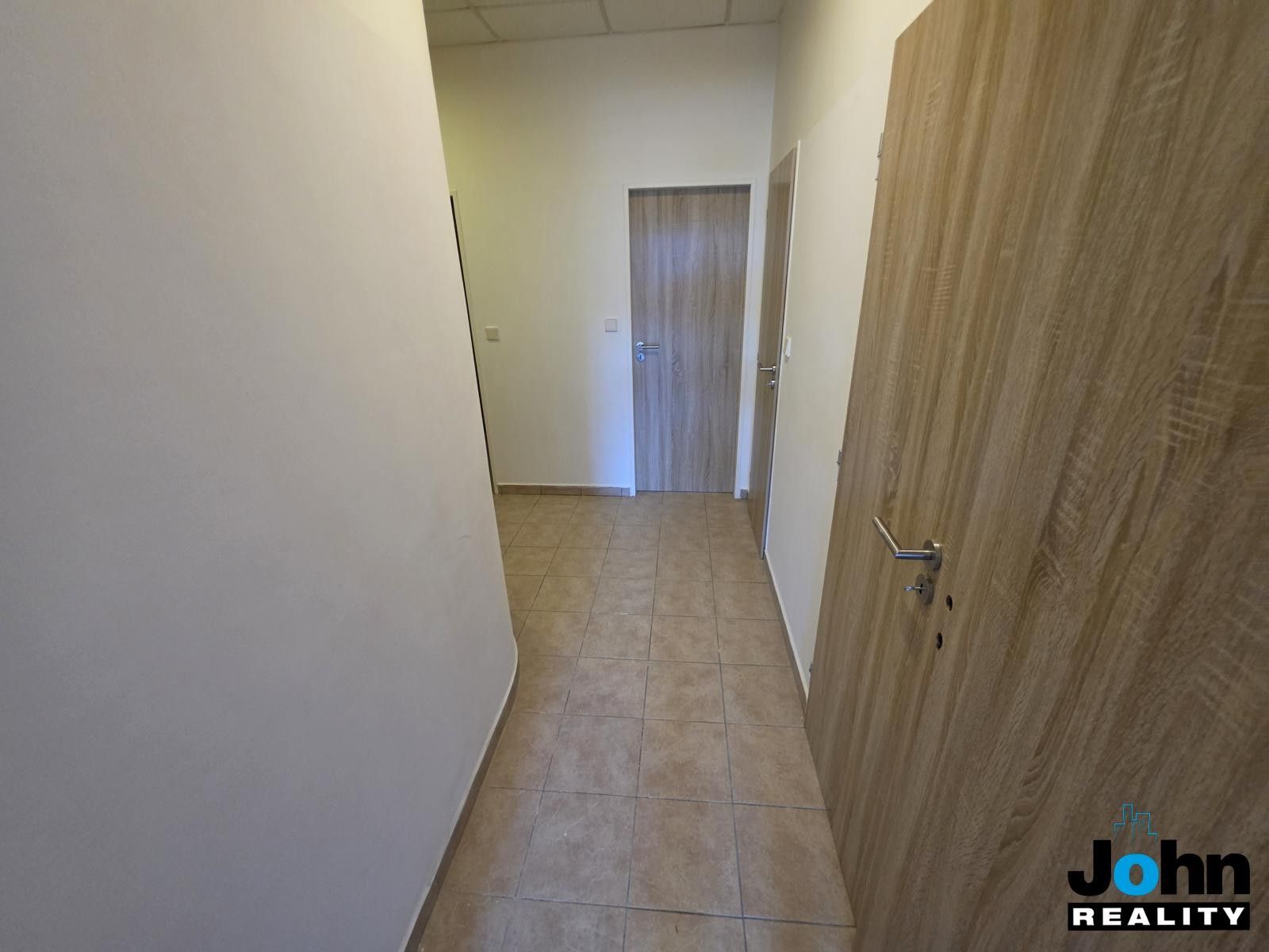 Pronájem komerčního prostoru 330 m² - foto 15
