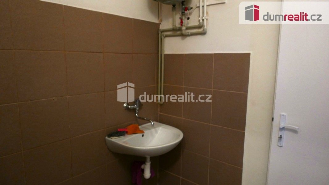 Pronájem komerčního prostoru 110 m² - foto 9