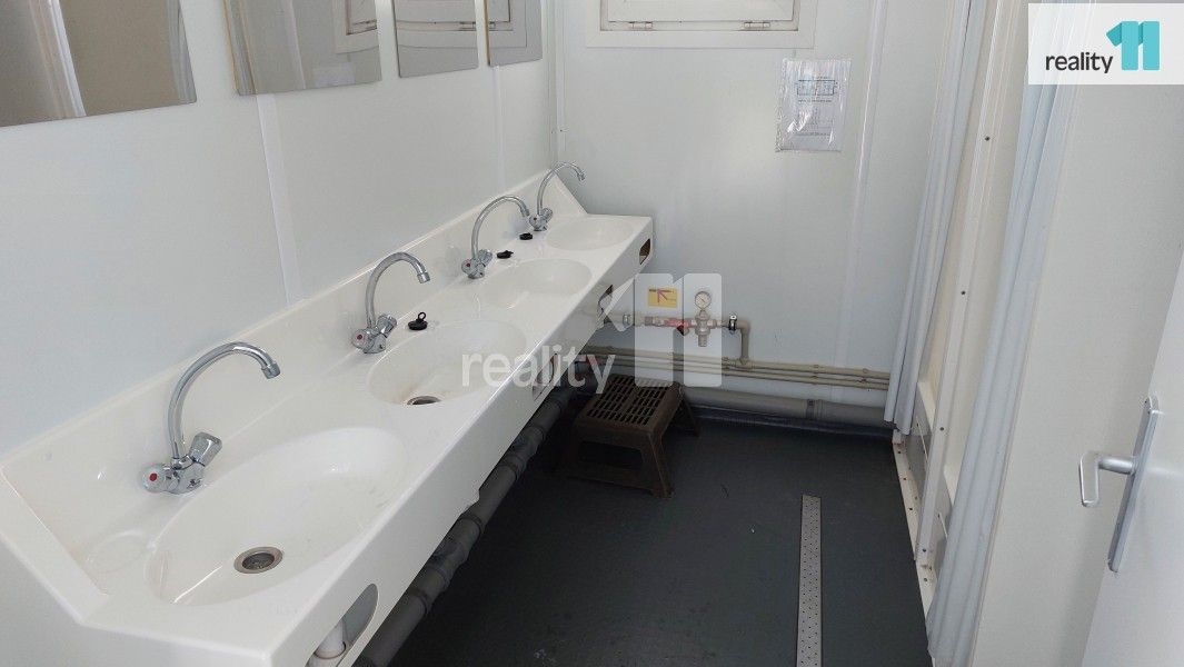 Pronájem nemovitosti 1500 m² - foto 10