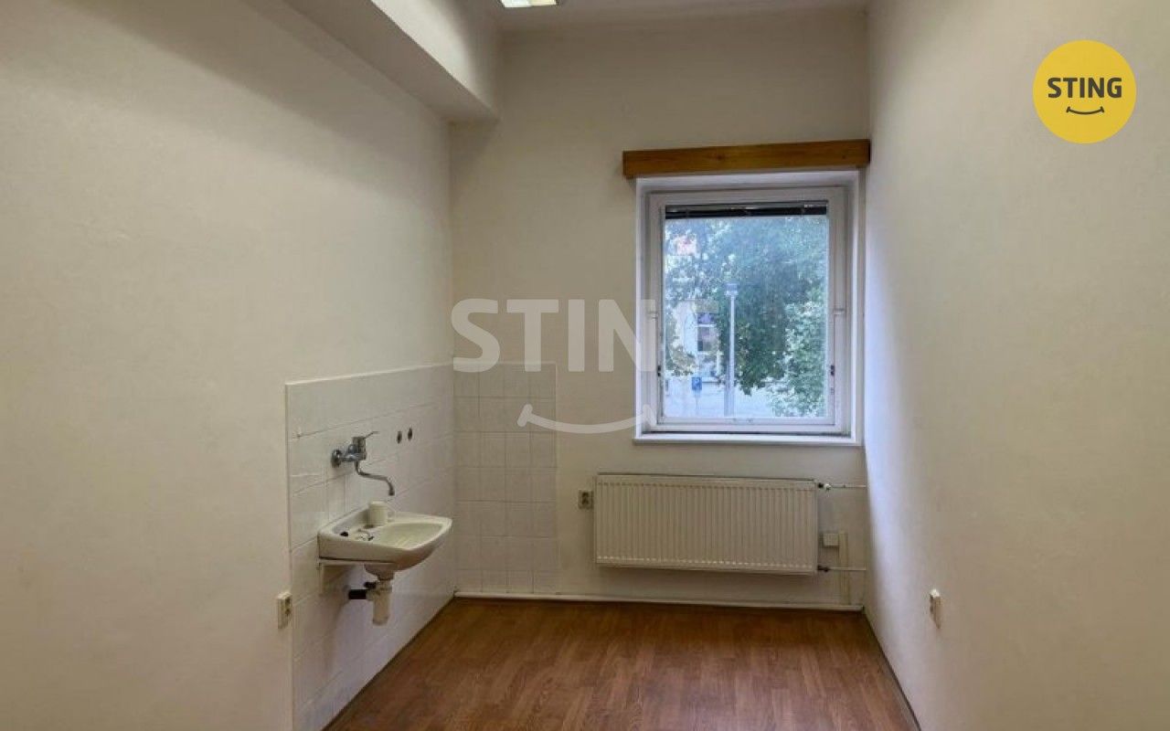 Pronájem komerčního prostoru 370 m² - foto 5