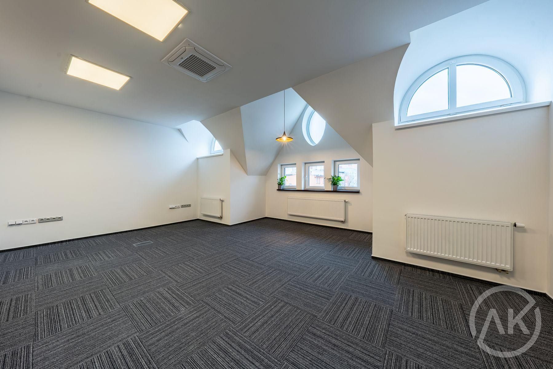 Pronájem komerčního prostoru 72 m² - foto 8