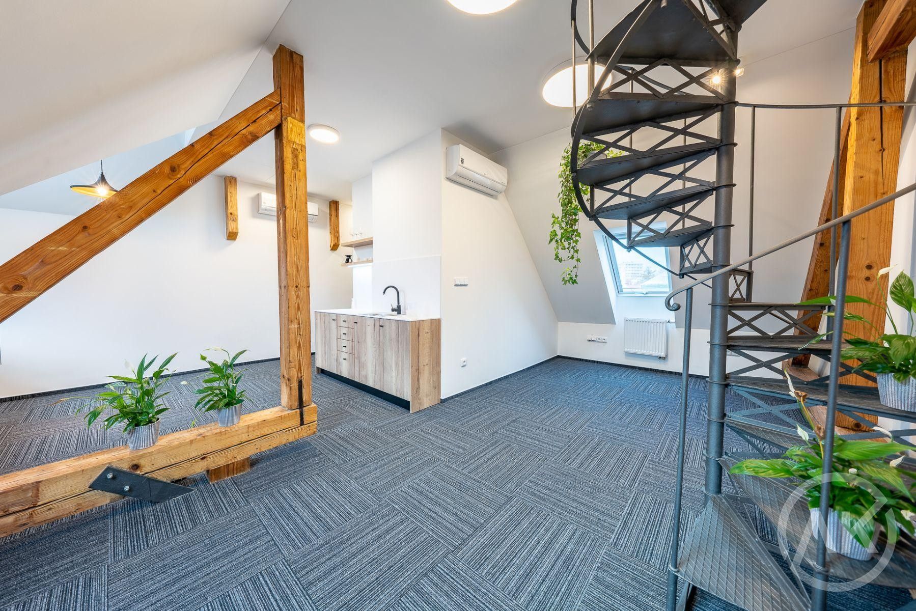 Pronájem komerčního prostoru 72 m² - foto 2
