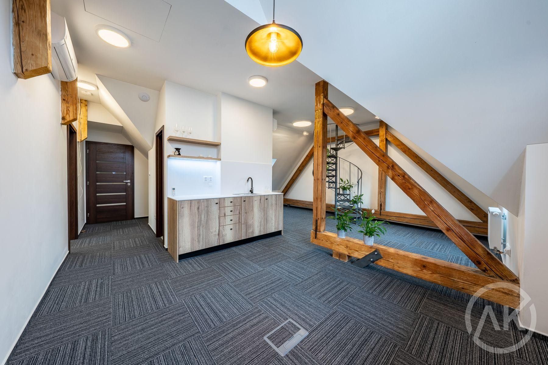 Pronájem komerčního prostoru 72 m² - foto 5