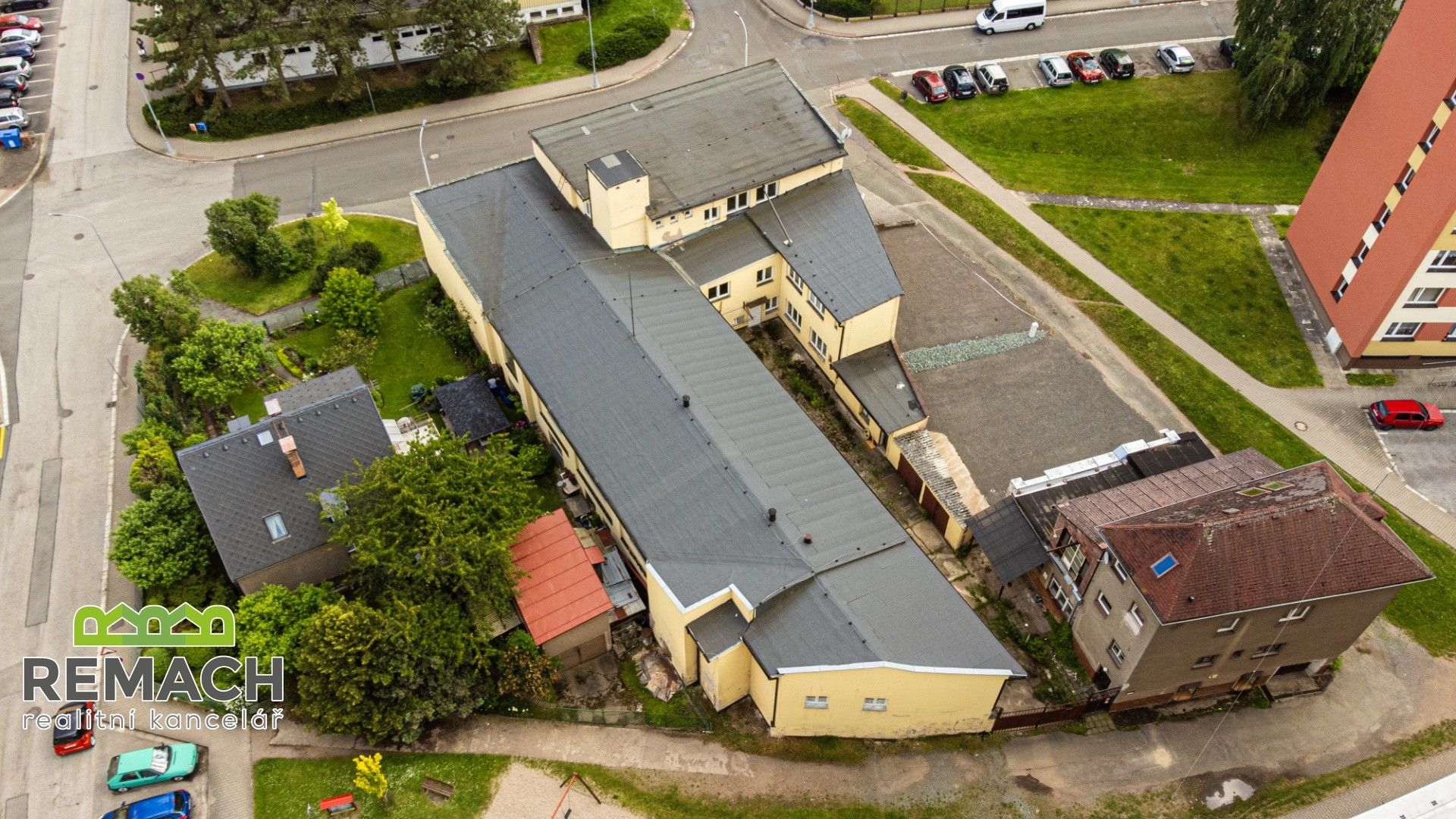 Pronájem komerčního prostoru 1100 m² - foto 4