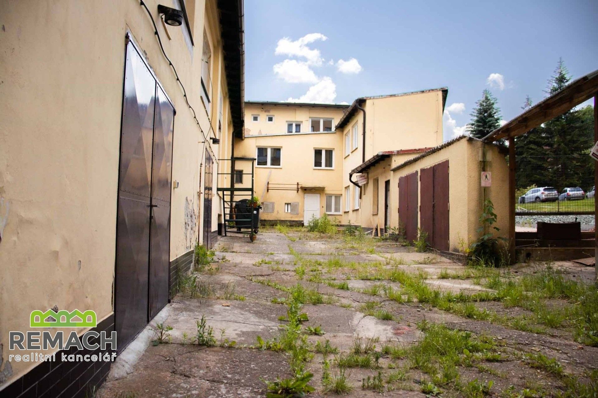 Pronájem komerčního prostoru 1100 m² - foto 11