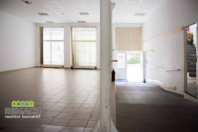 Pronájem komerčního prostoru 1100 m² - foto 14