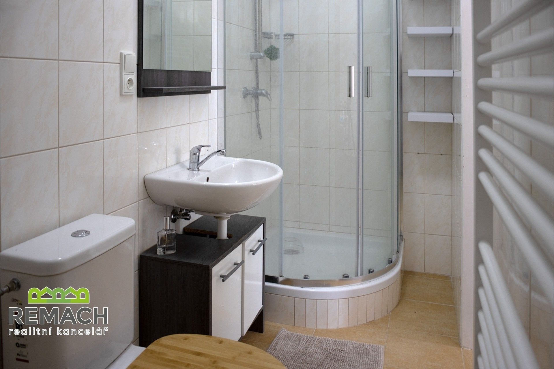 Pronájem komerčního prostoru 1100 m² - foto 24