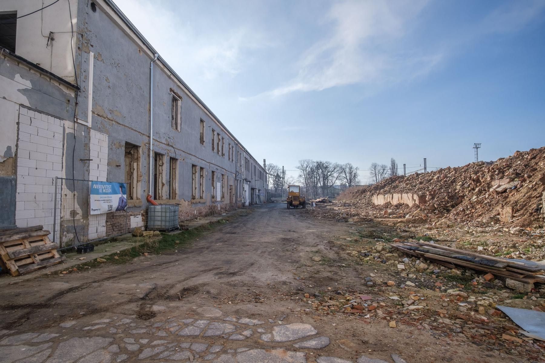 Prodej komerčního prostoru 1299 m² - foto 8