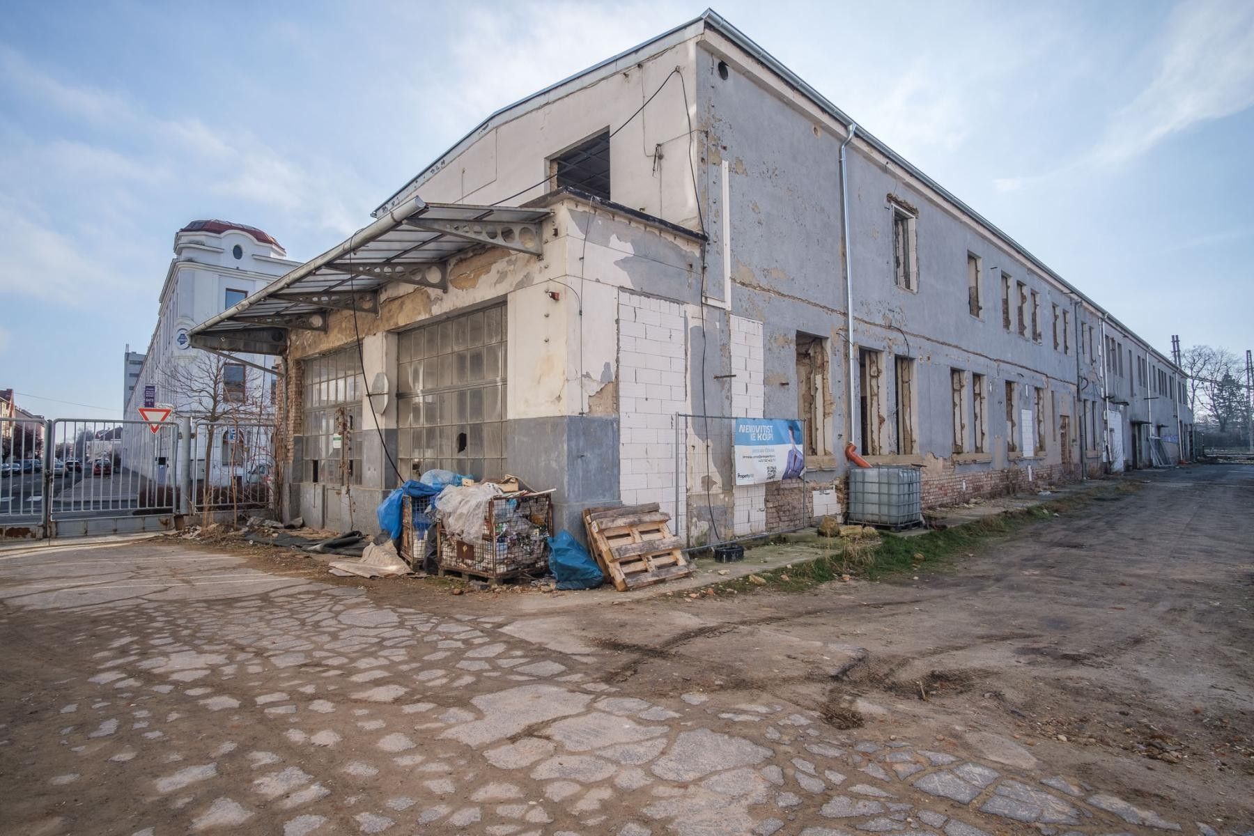 Prodej komerčního prostoru 1299 m² - foto 7