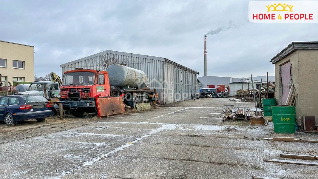 Pronájem komerčního prostoru 2750 m² - foto 1