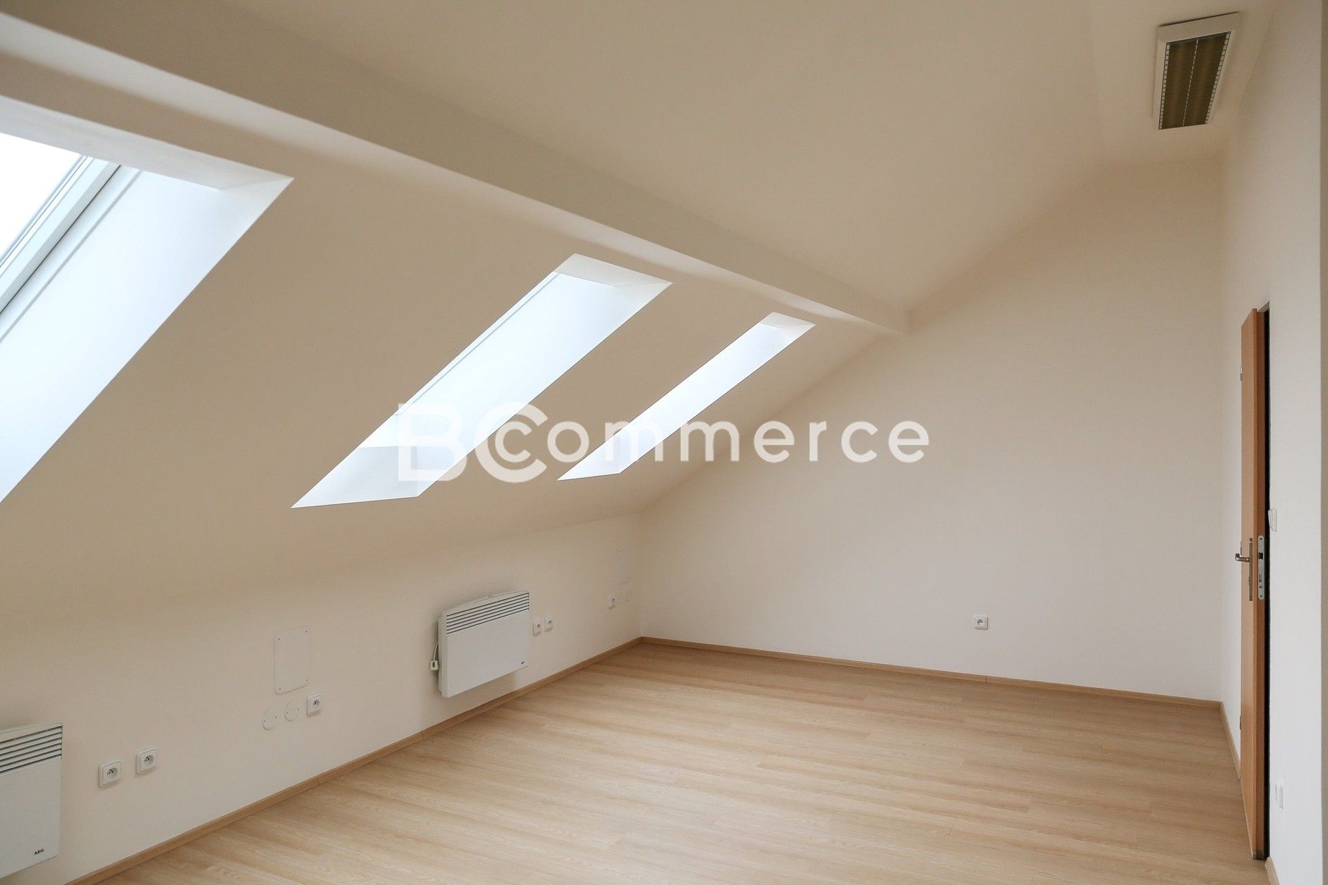 Pronájem komerčního prostoru 23 m² - foto 2