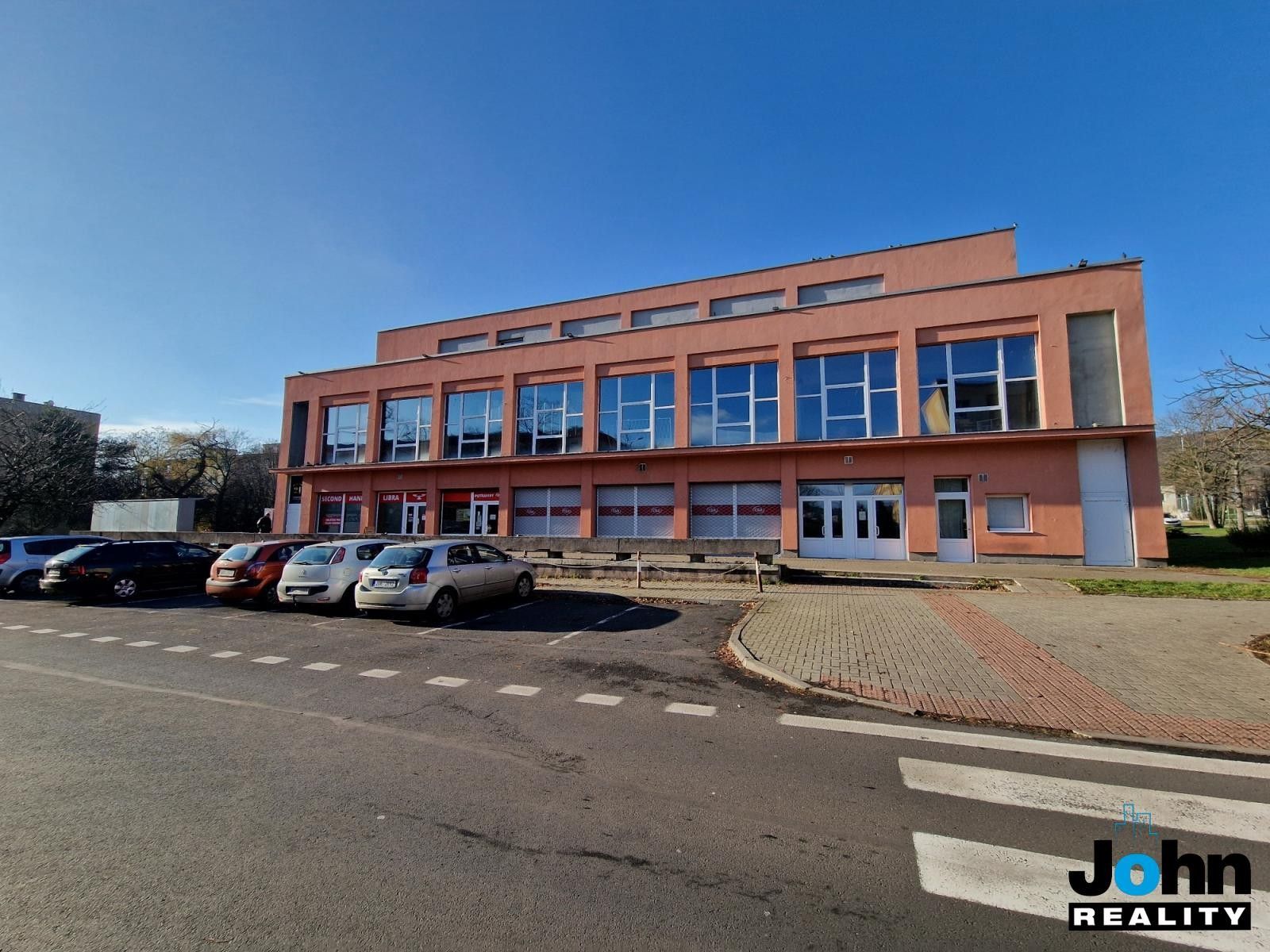 Pronájem komerčního prostoru 1000 m² - foto 5