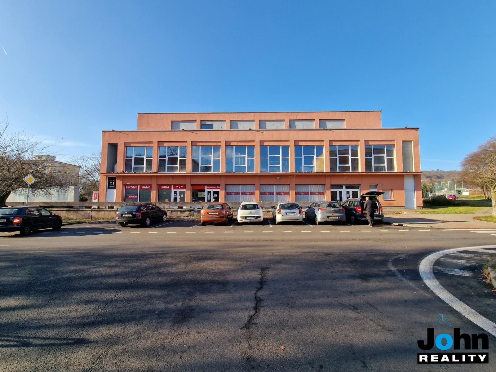 Pronájem komerčního prostoru 1000 m² - foto 3
