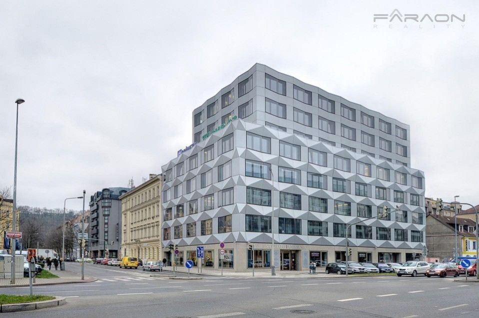 Pronájem komerčního prostoru 239 m² - foto 1