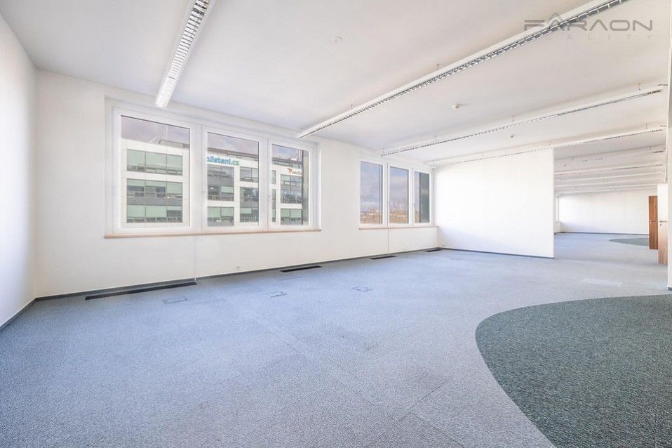 Pronájem komerčního prostoru 239 m² - foto 5