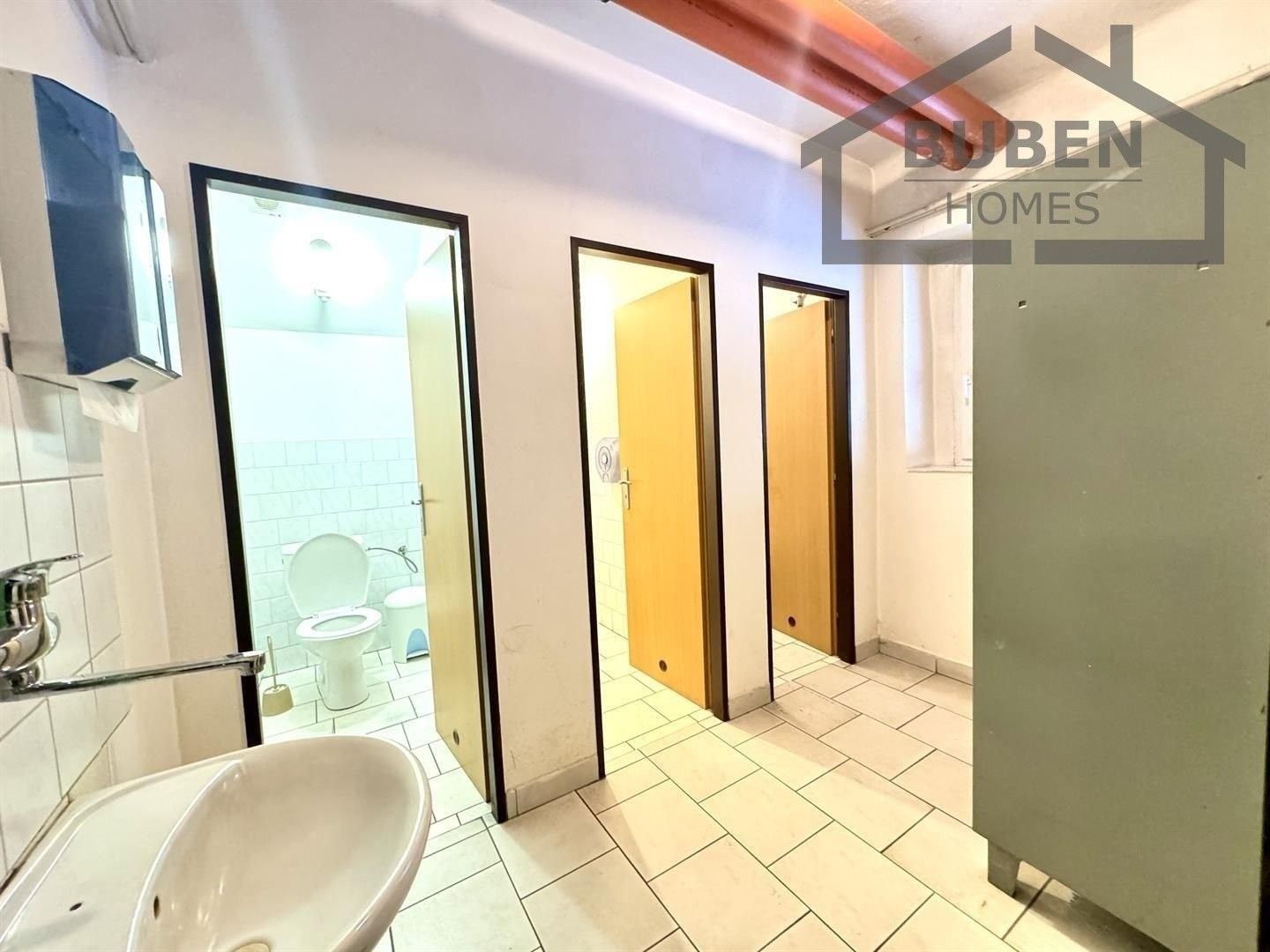 Pronájem komerčního prostoru 960 m² - foto 19