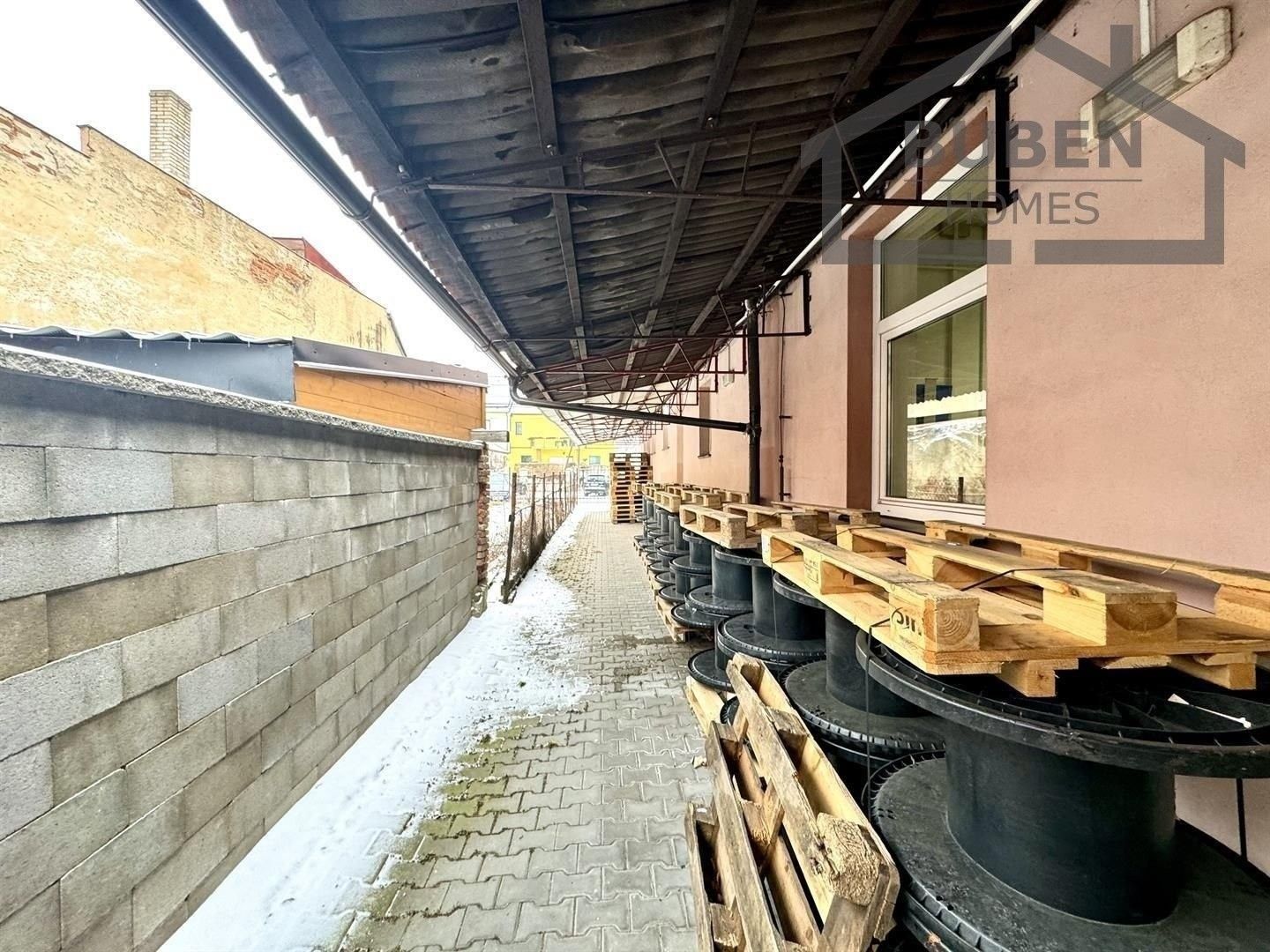 Pronájem komerčního prostoru 960 m² - foto 18