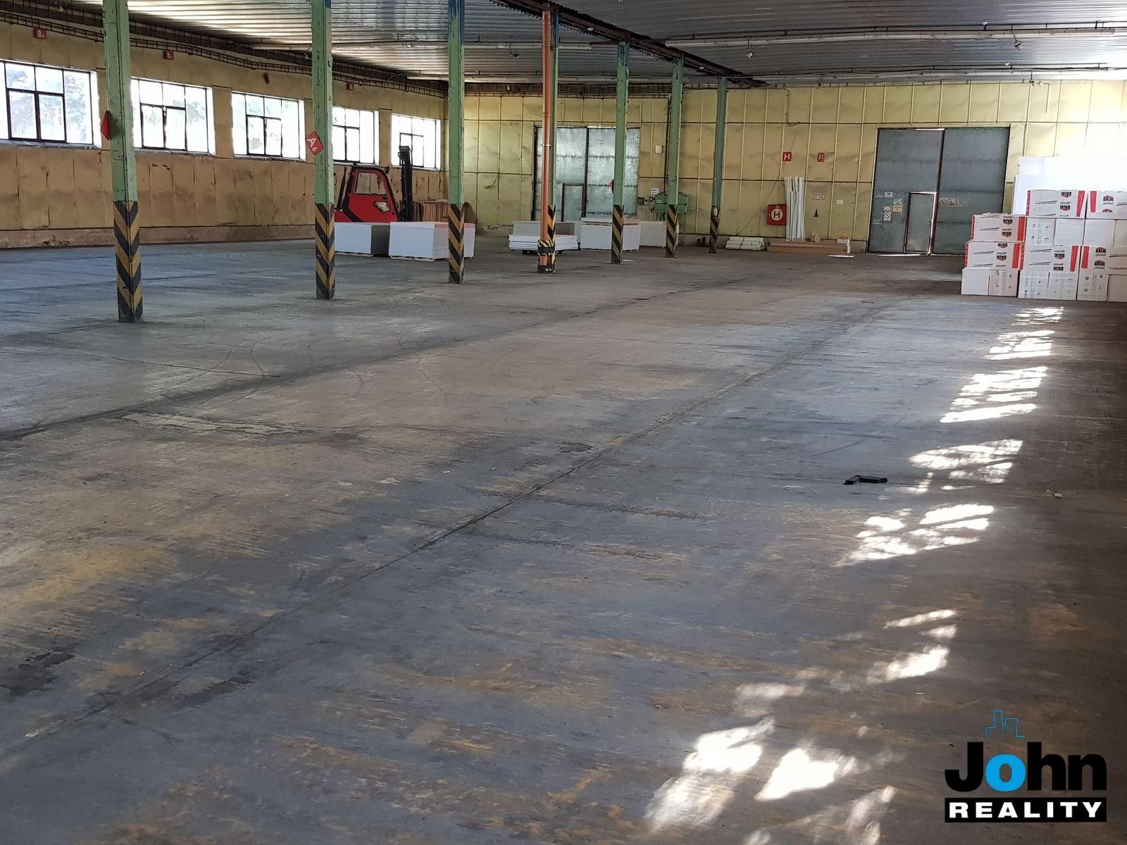 Pronájem komerčního prostoru 1000 m² - foto 5