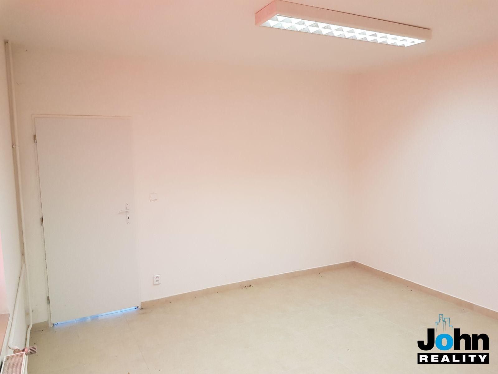 Pronájem komerčního prostoru 1000 m² - foto 9