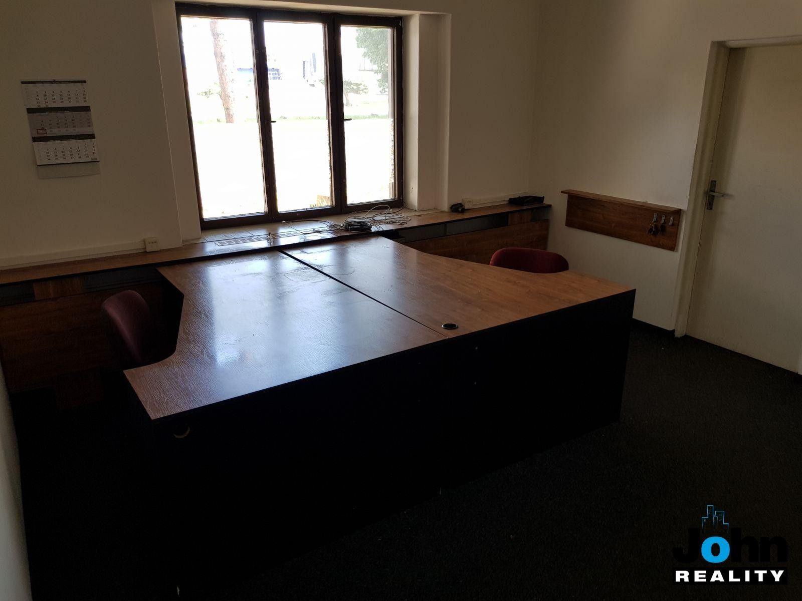 Pronájem komerčního prostoru 1000 m² - foto 11
