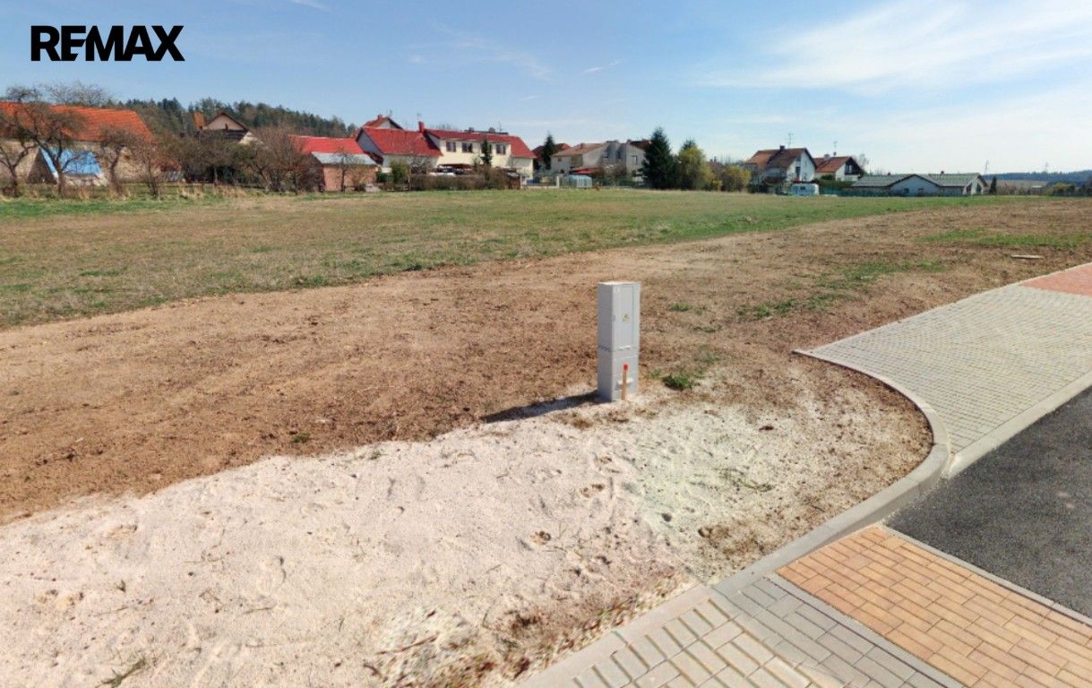 Prodej pozemku 1361 m² - foto 1