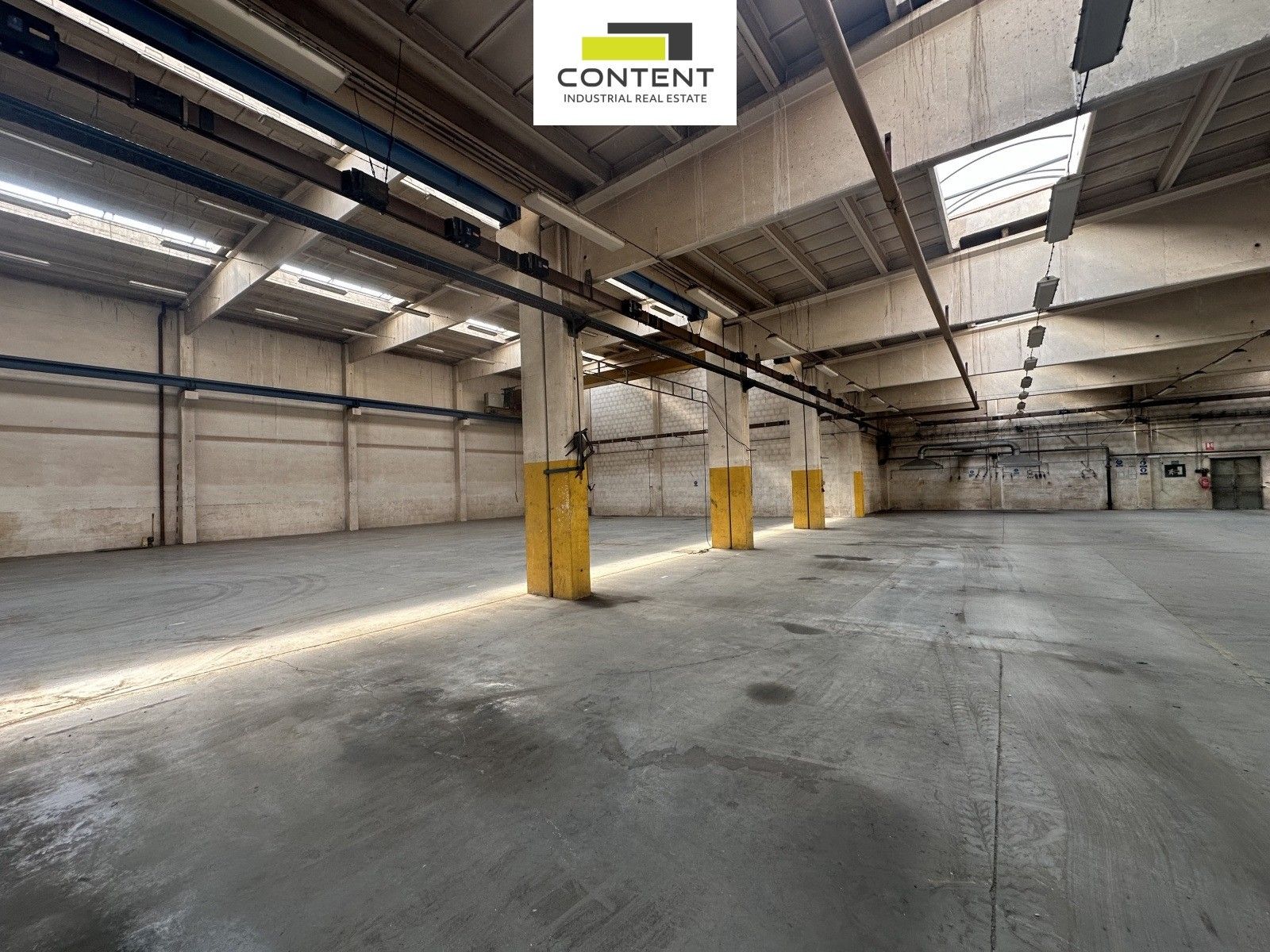 Pronájem komerčního prostoru 1200 m² - foto 1
