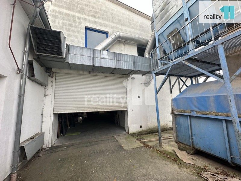 Pronájem komerčního prostoru 800 m² - foto 4