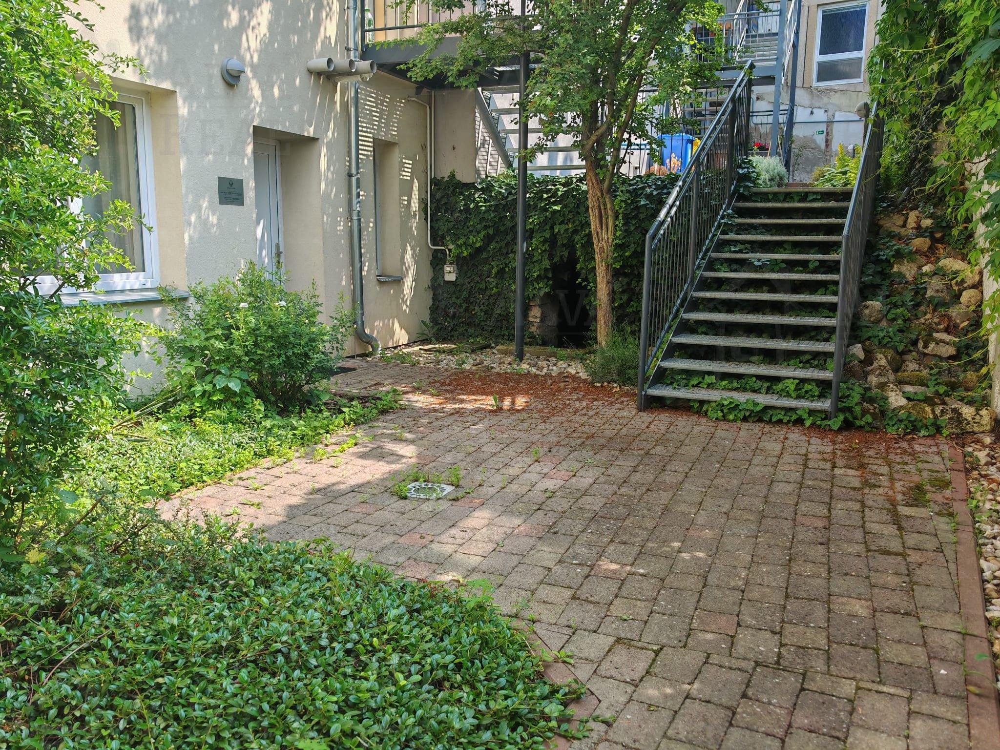 Pronájem komerčního prostoru 145 m² - foto 1