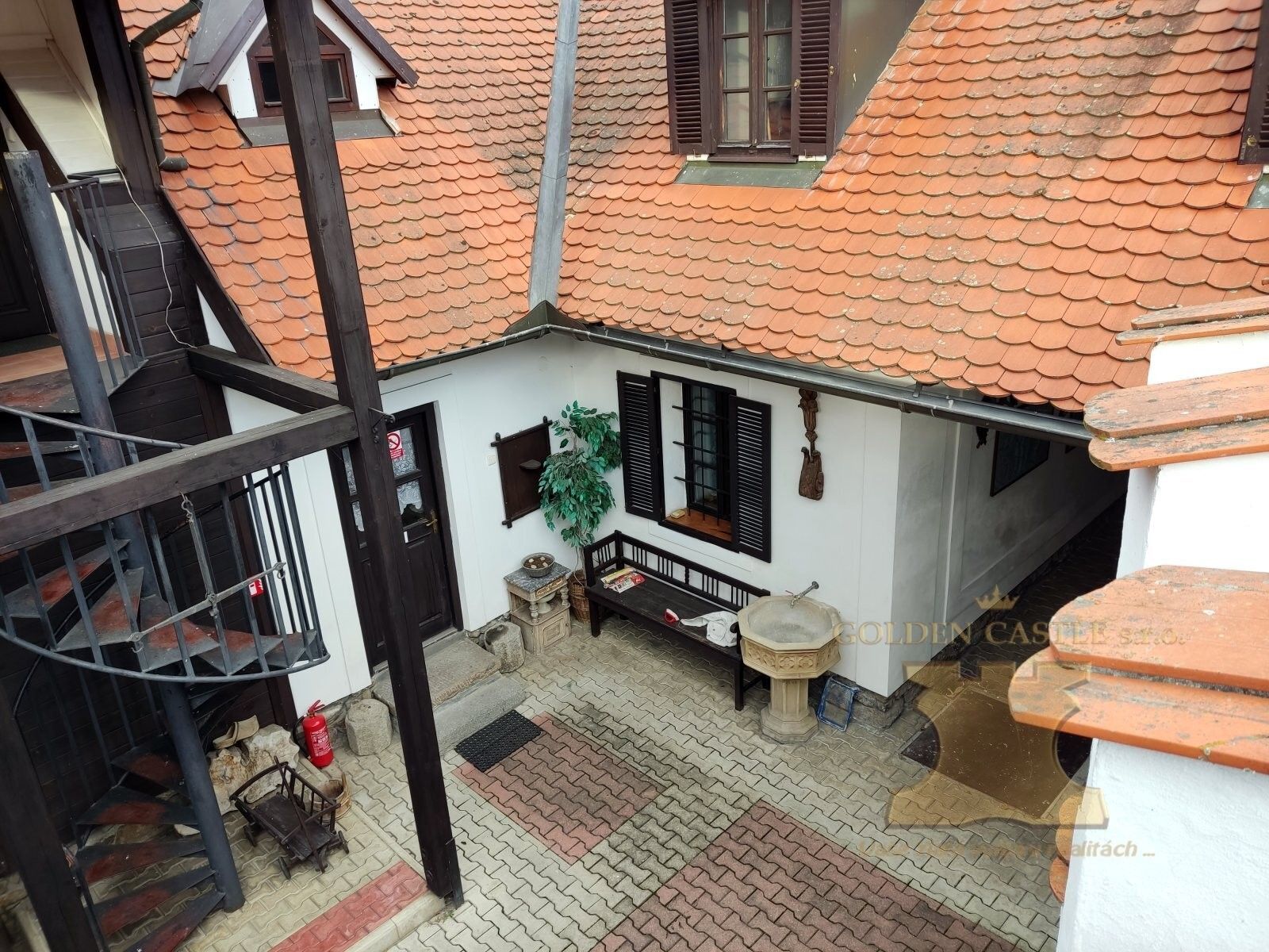 Prodej nemovitosti 350 m² - foto 3