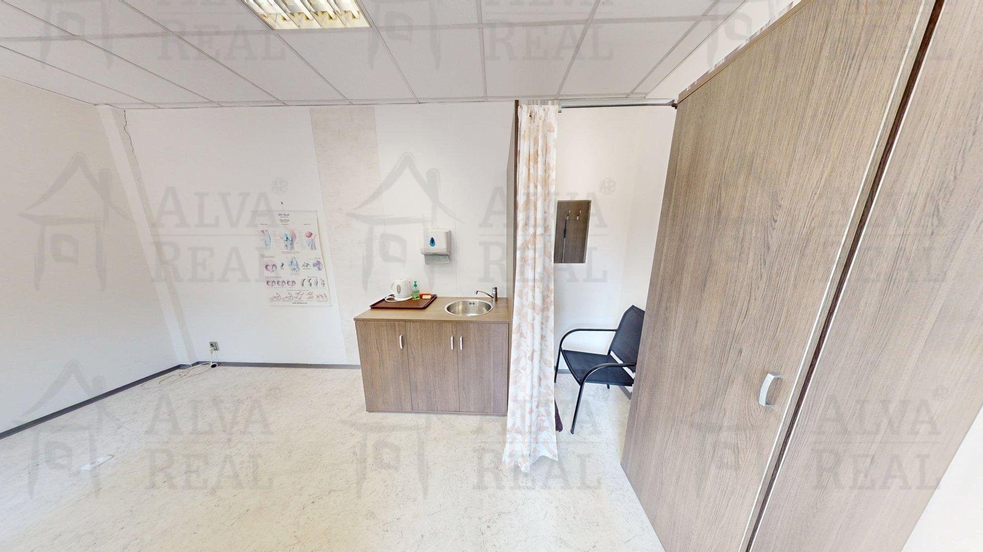 Pronájem komerčního prostoru 145 m² - foto 12