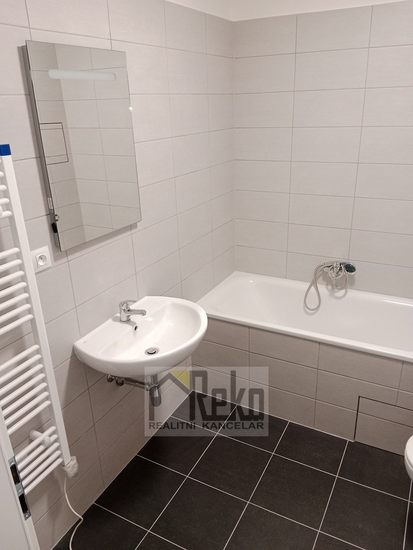 Pronájem bytu 1+kk 35 m² - foto 4