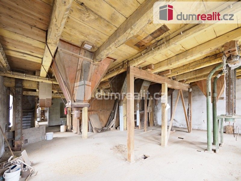 Prodej komerčního prostoru 2000 m² - foto 11