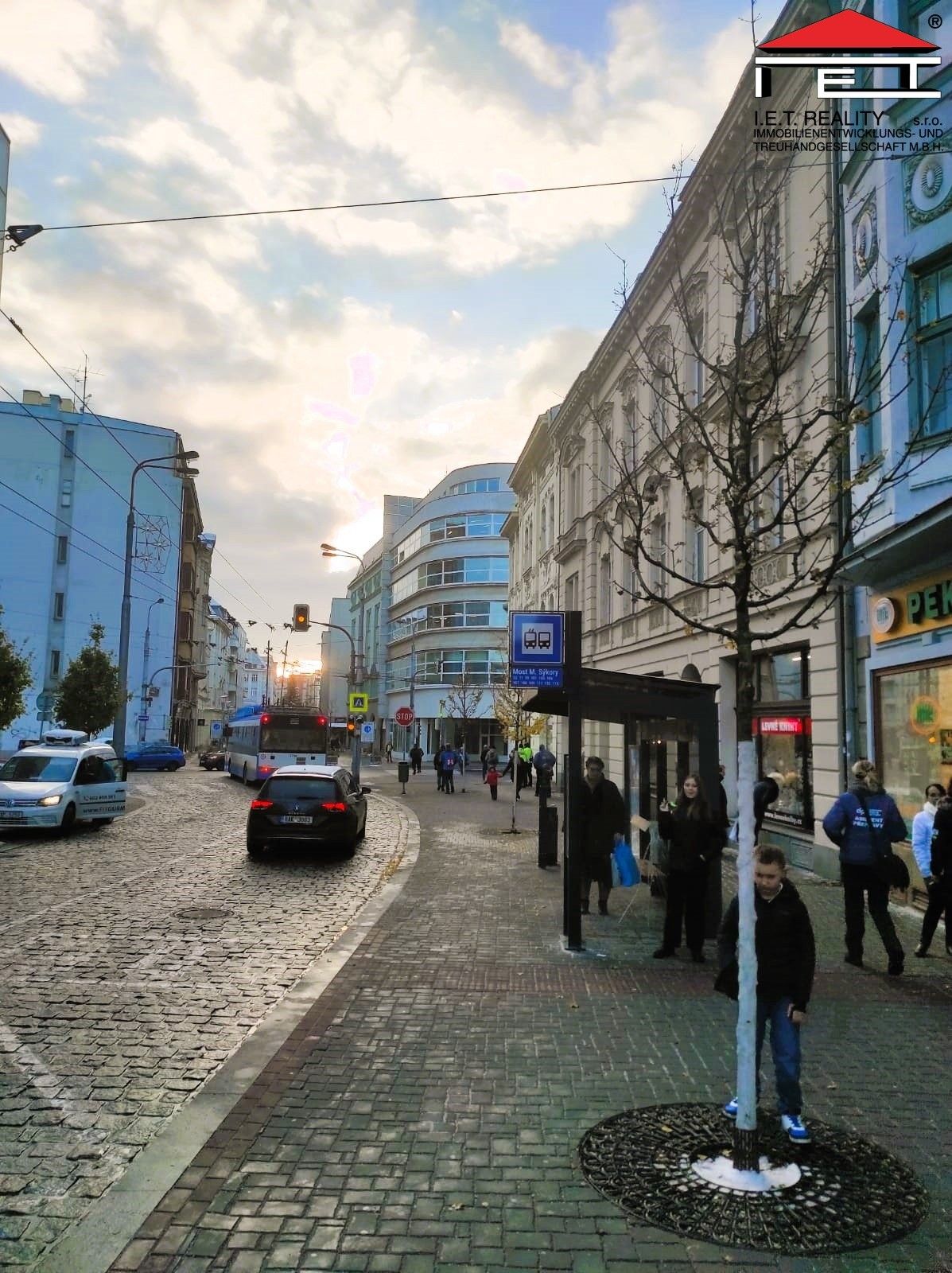 Pronájem komerčního prostoru 110 m² - foto 1